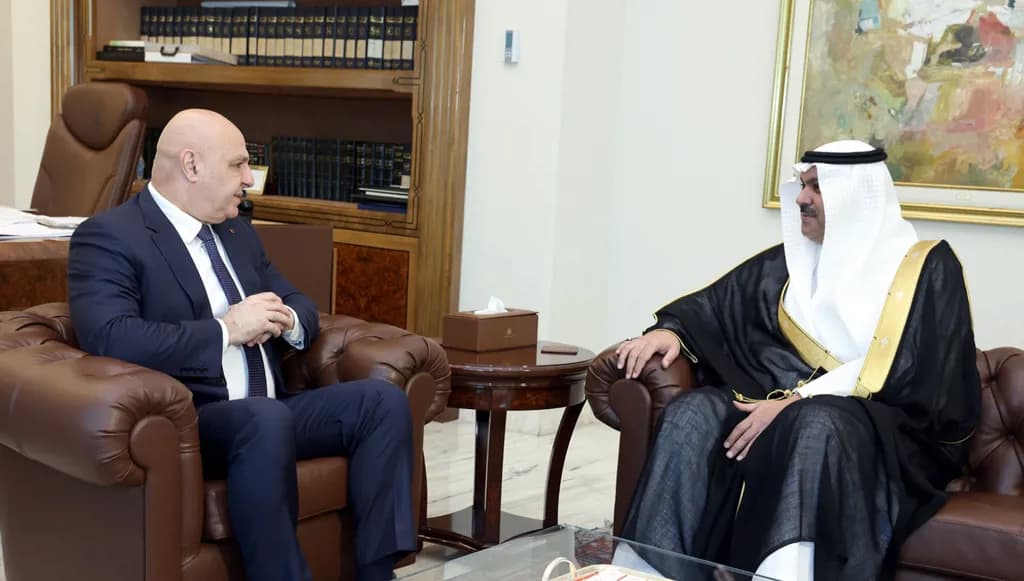 الرئيس عون يلتقي السفير السعودي ويدعو أبناء المملكة لزيارة لبنان