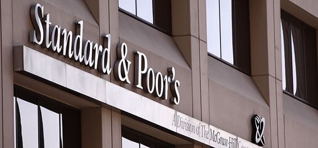 ستاندرد آند بورز: استمرار الأداء الجيد في بنوك الخليج